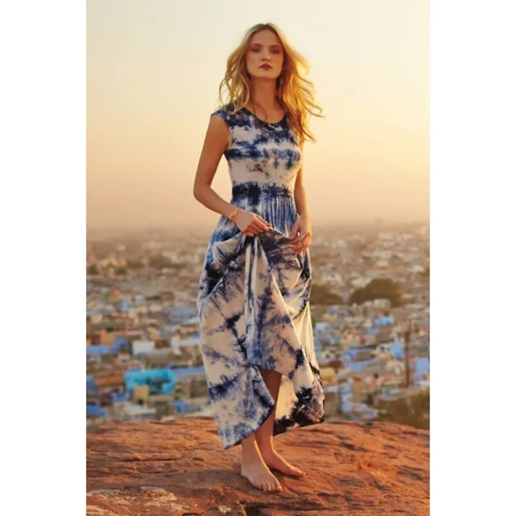 chinese dress ladies Kanthro Pleated Maxi Dress - Gold
